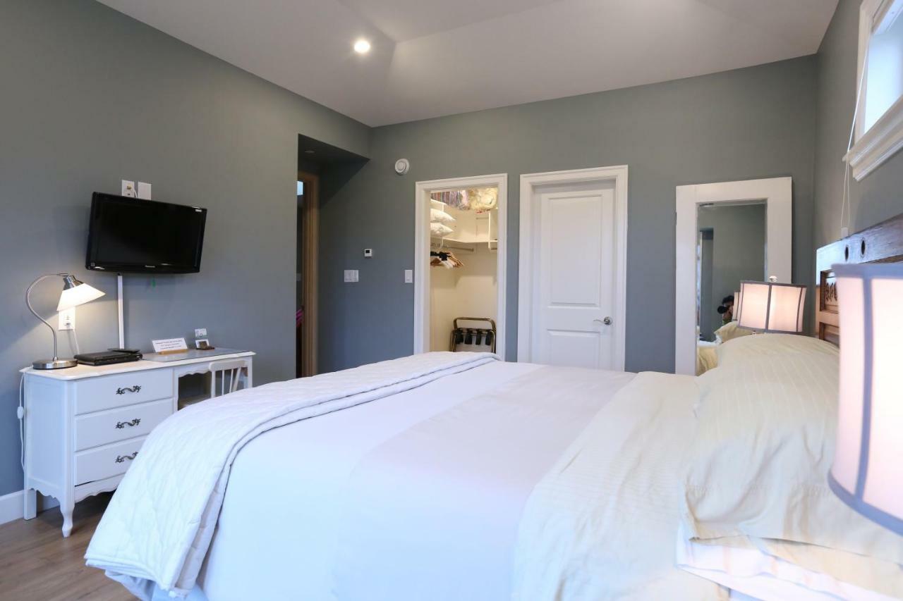 Vancouver Traveller B&B Экстерьер фото