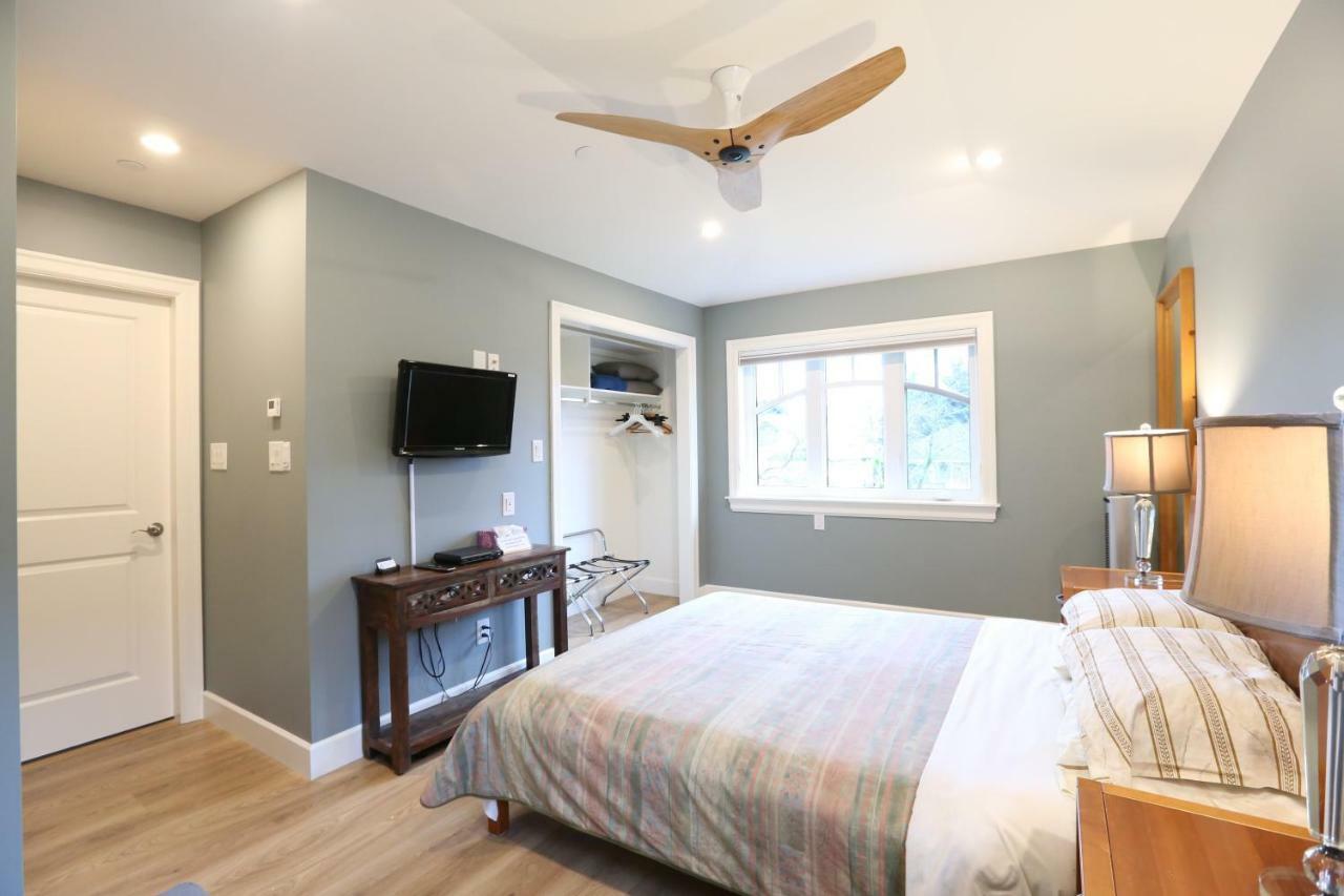 Vancouver Traveller B&B Экстерьер фото